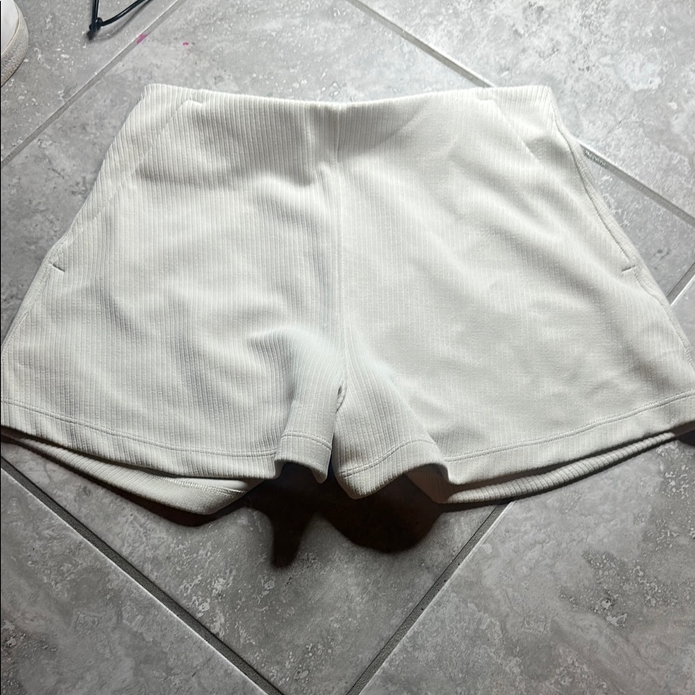 Lululemon shorts ribbed soft stream shorts new with tags